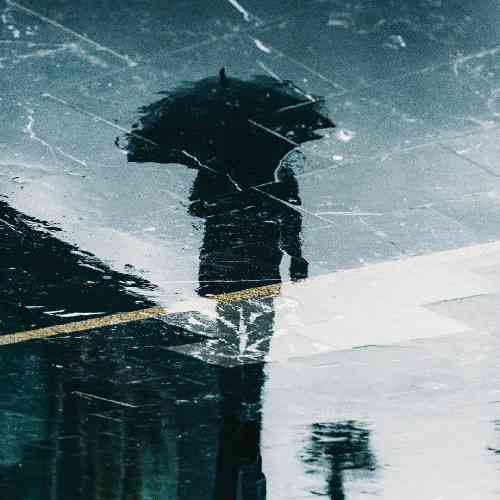 من تو خودم گمم دیگه به کسی ام فکر نمیکنم به این آدما شک دارم کلا